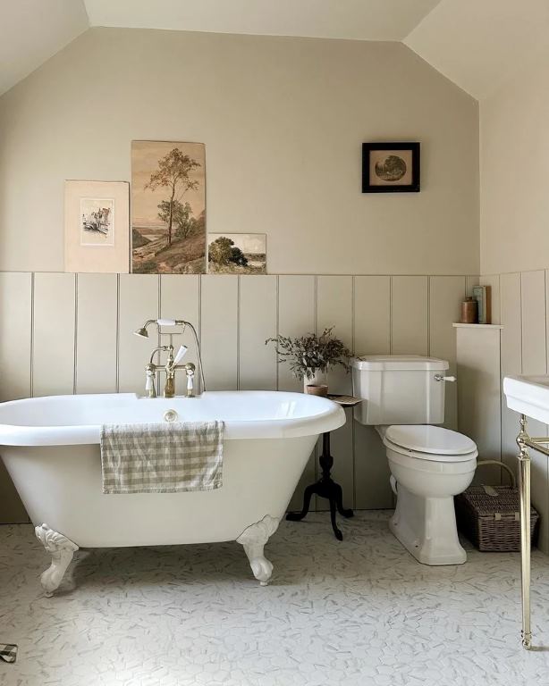 Farrow & Ball - Old White No. 4