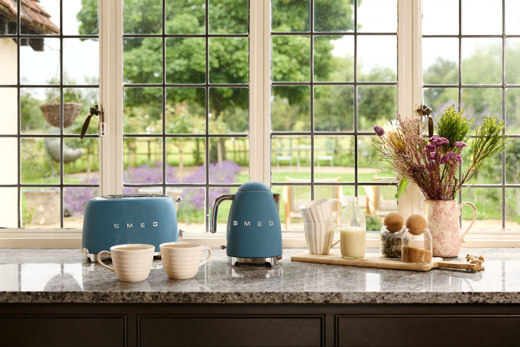 Smeg 50's Style Retro KLF03SBMEU Kettle - Storm Blue