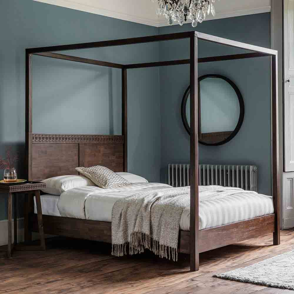 Aswan Retreat 4 Poster 5' Bed