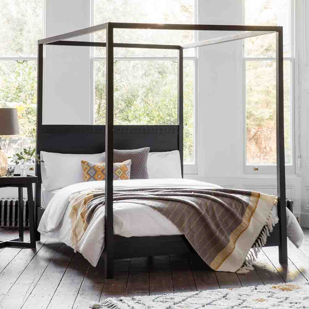 Aswan Boutique 4 Poster 5' Bed