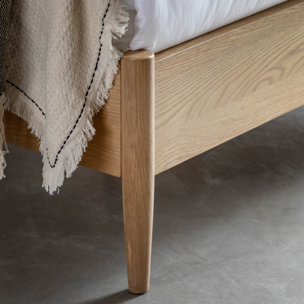 Bremen 4'6 Spindle Bed Natural