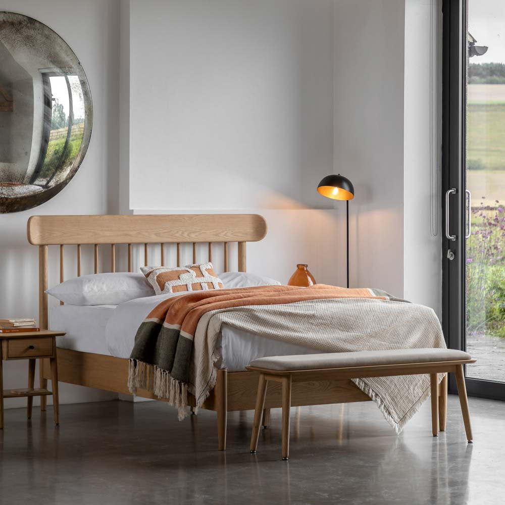 Bremen 5' Spindle Bed Natural