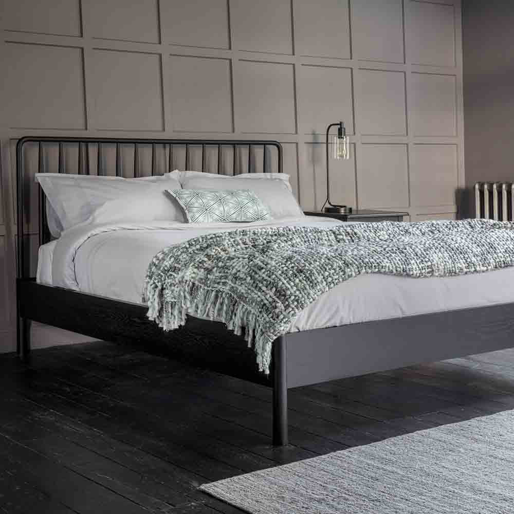 Harbin 5' Spindle Bed Black
