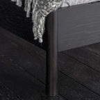 Harbin 5' Spindle Bed Black