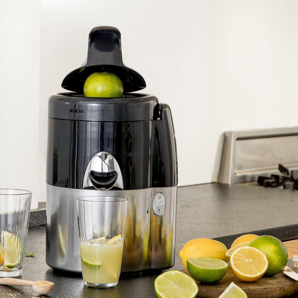 Magimix 18082 Juicer Expert 3 - Black / Stainless Steel