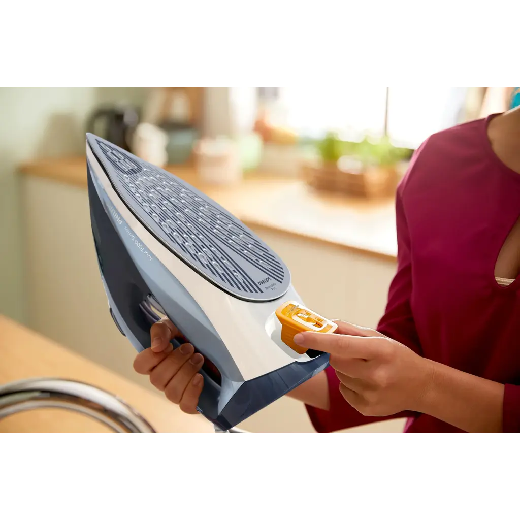 Philips DST7020/20 7000 Series Steam Iron - Blue
