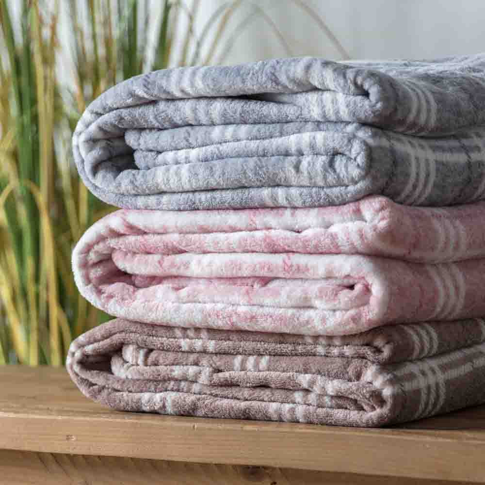 Checkmate Rolled Fleece Silver