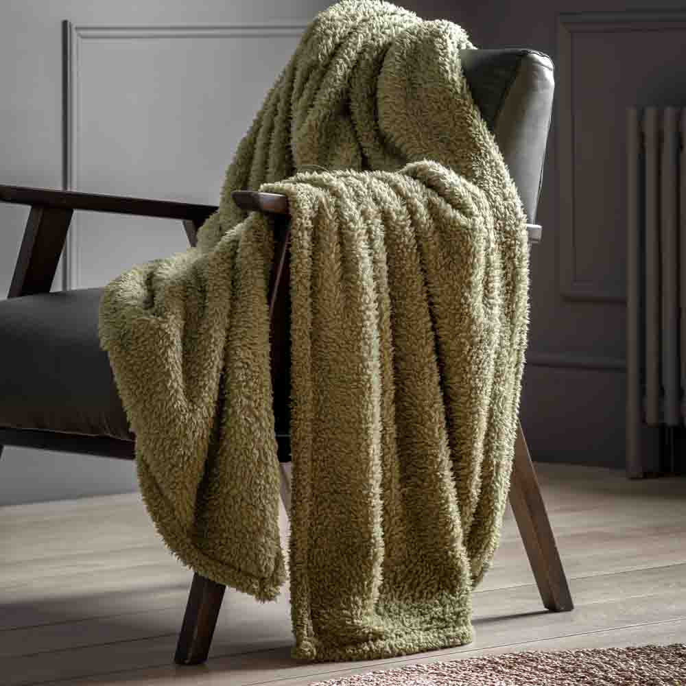 Teddy Fleece Throw Olive