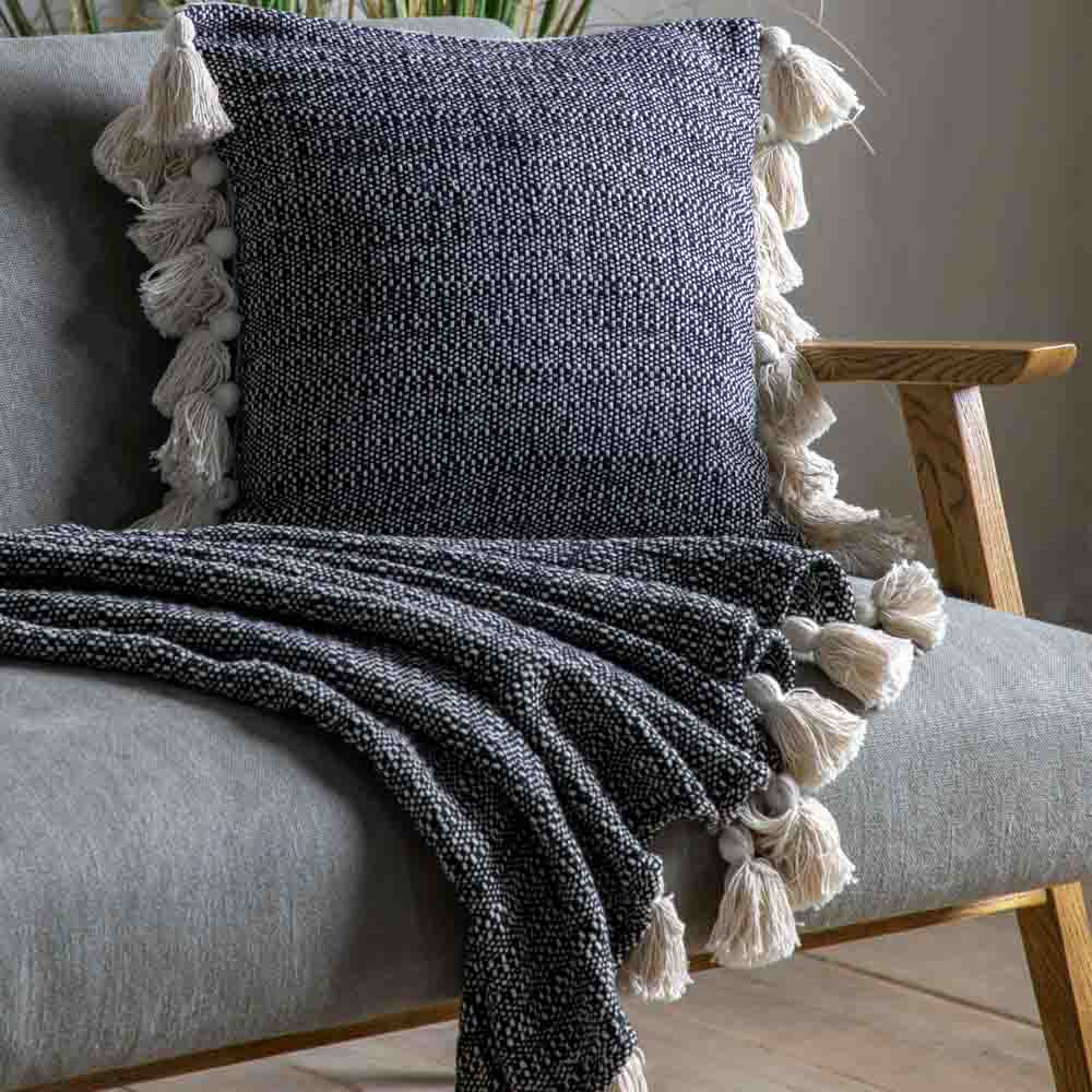 Woven Throw with Tassels Black