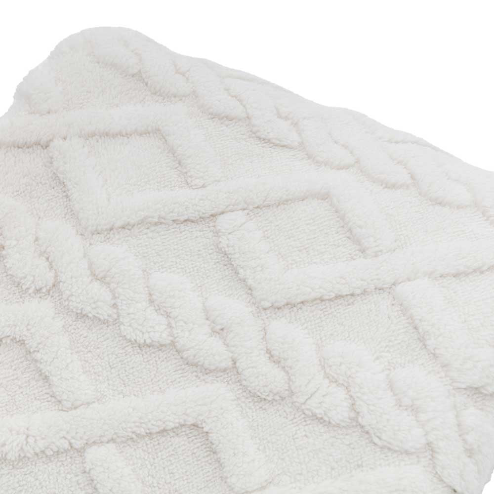 Textures Cable Knit Cream