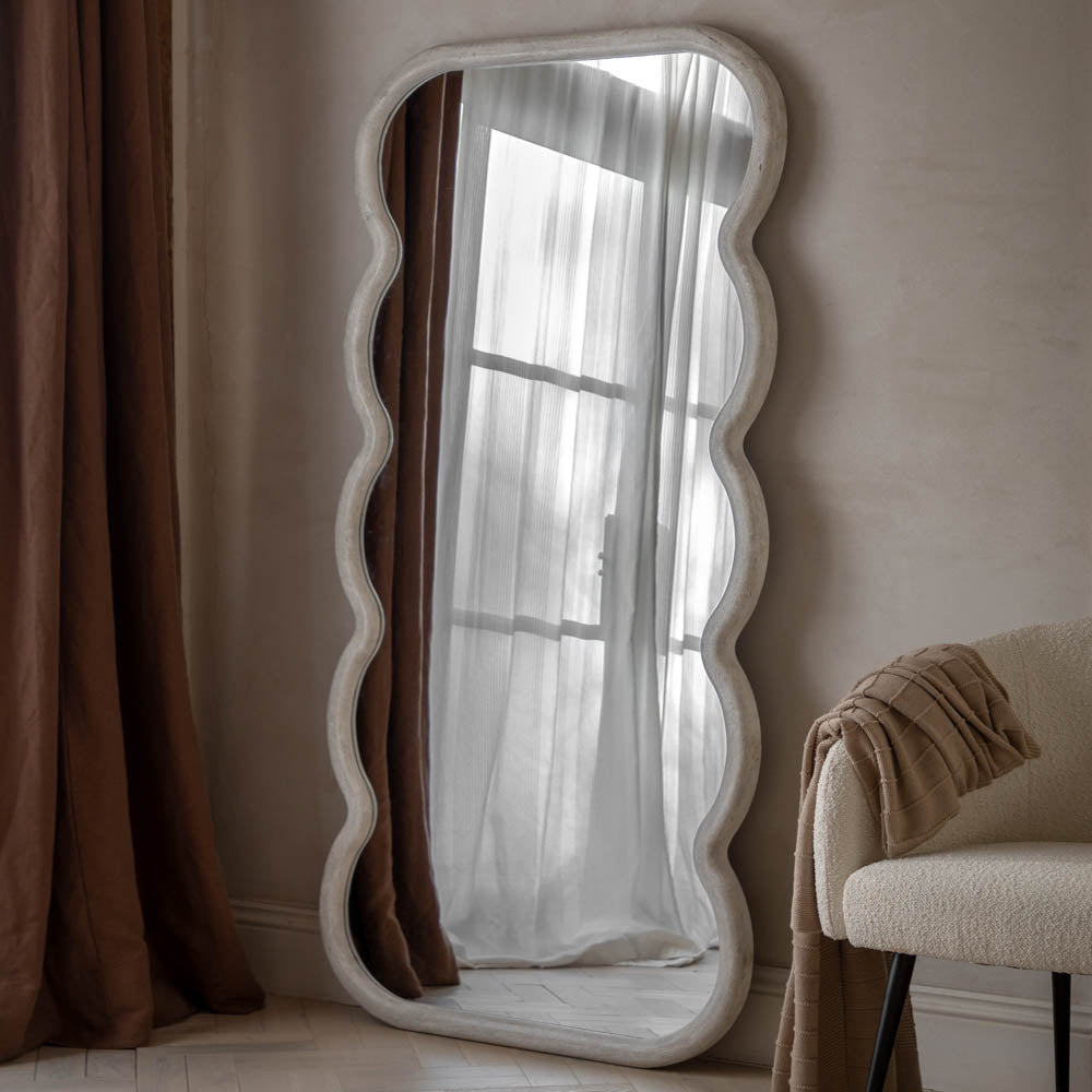 Como Curved Leaner Mirror