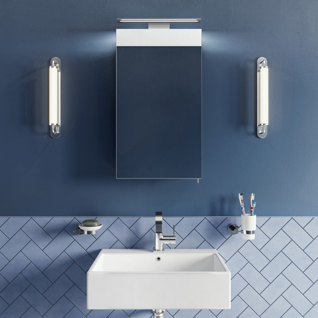 Croydex Jefferson Single Door Illuminated Mirror Cabinet - Silver