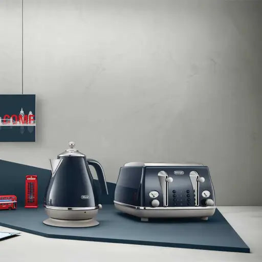 Delonghi CTOC4003.BL 4 Slice Icona Capitals Toaster London Blue