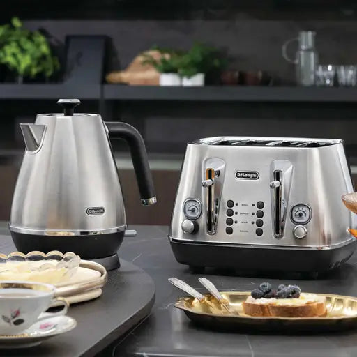 Delonghi CTI4003.M 4 Slice Distinta X  Toaster Stainless Steel