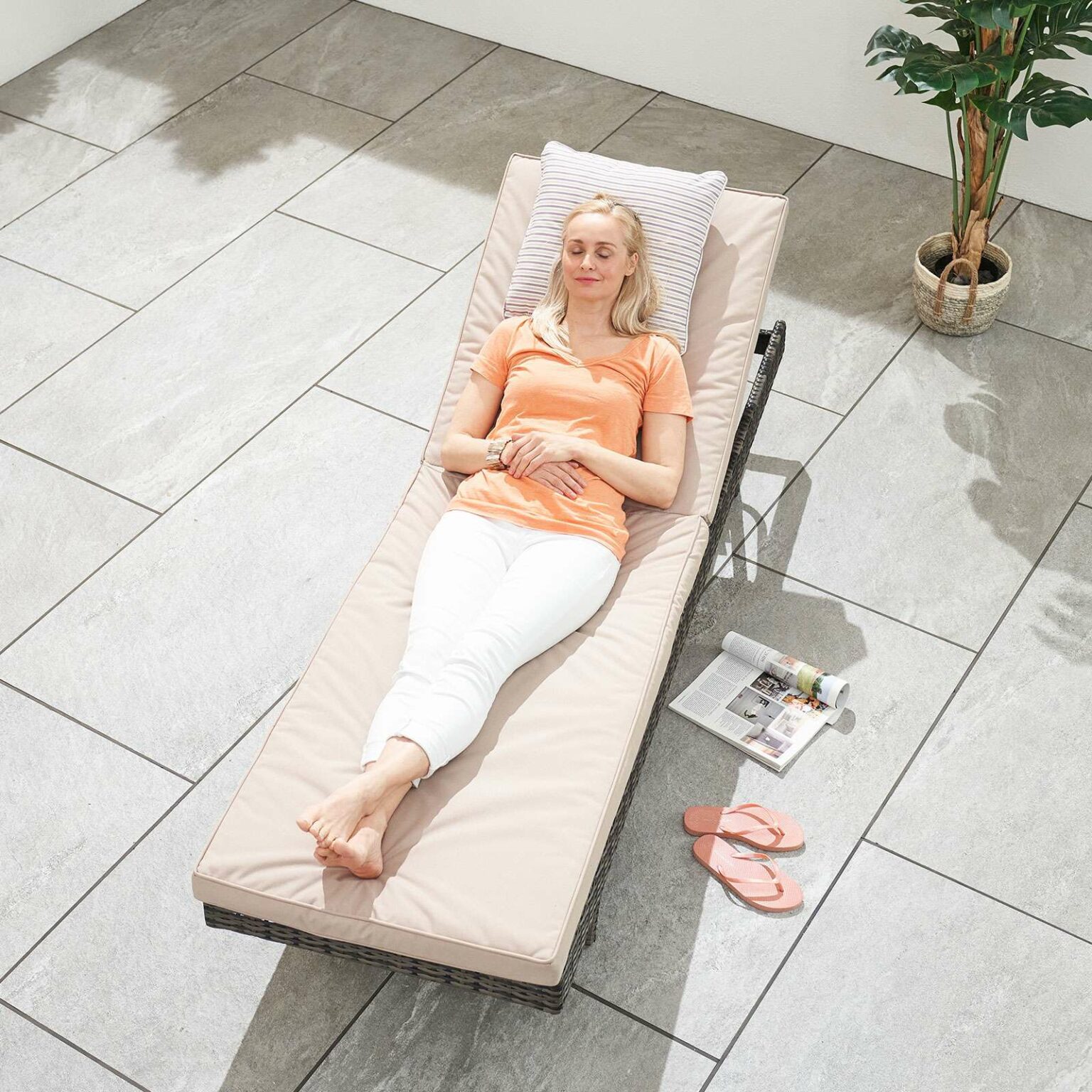 Nova Patio Heater 2100w Rattan Table Top Brown Romerils