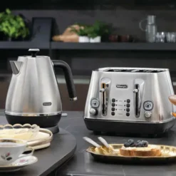 Alternative view of Delonghi CTI4003.M 4 Slice Distinta X  Toaster Stainless Steel